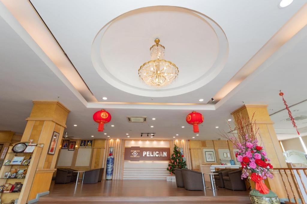 Pelican Hotel Batu Pahat Exteriör bild